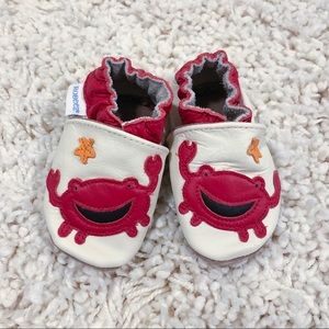 NWT Crab Robeez Soft Soled Shoes.